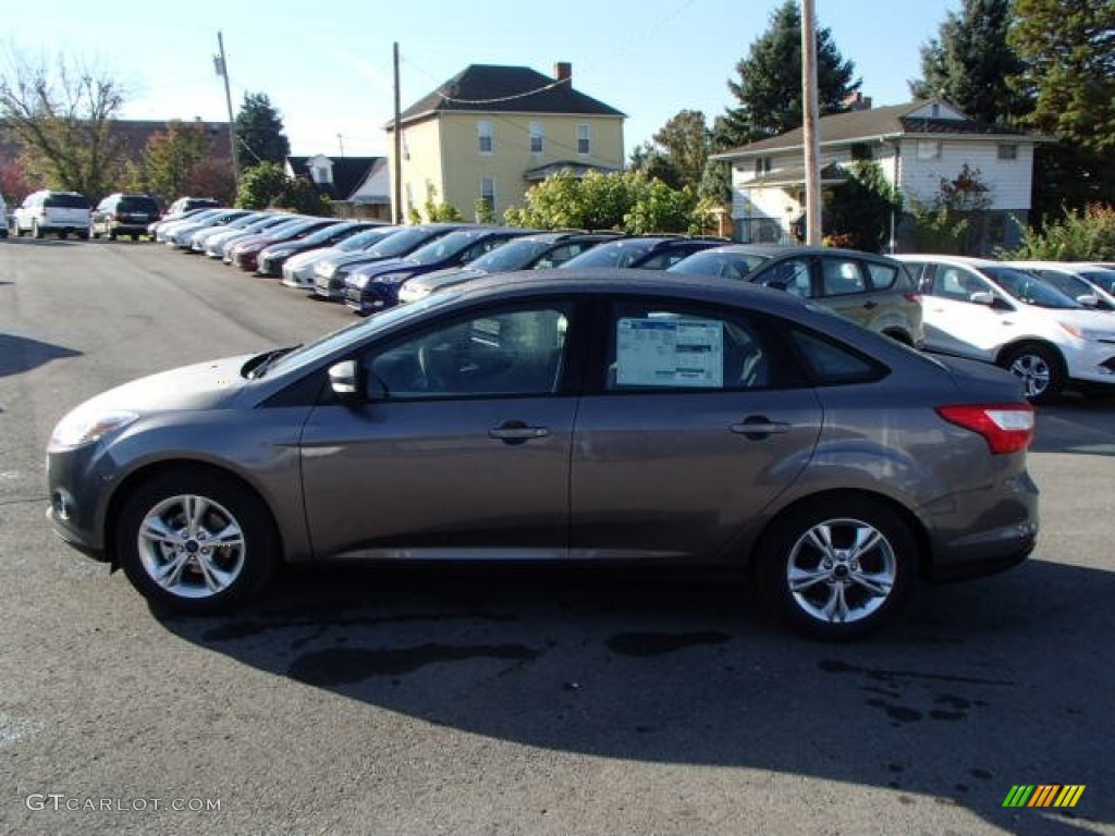 2014 Focus SE Sedan - Sterling Gray / Charcoal Black photo #8