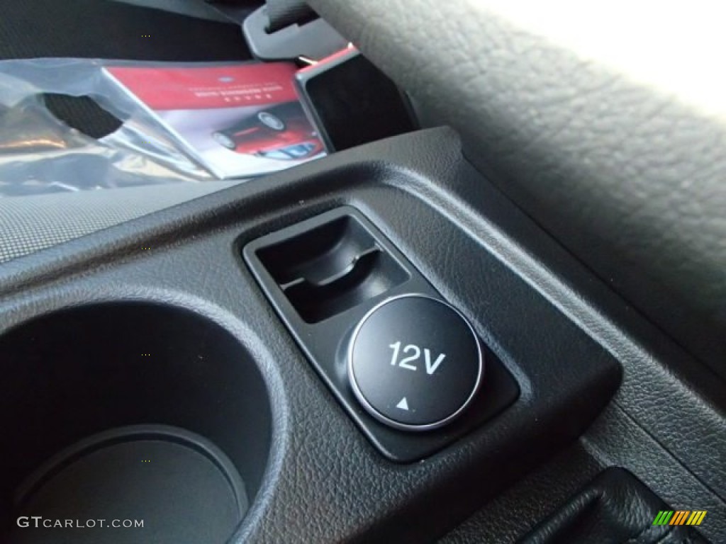 2014 Focus SE Sedan - Sterling Gray / Charcoal Black photo #23