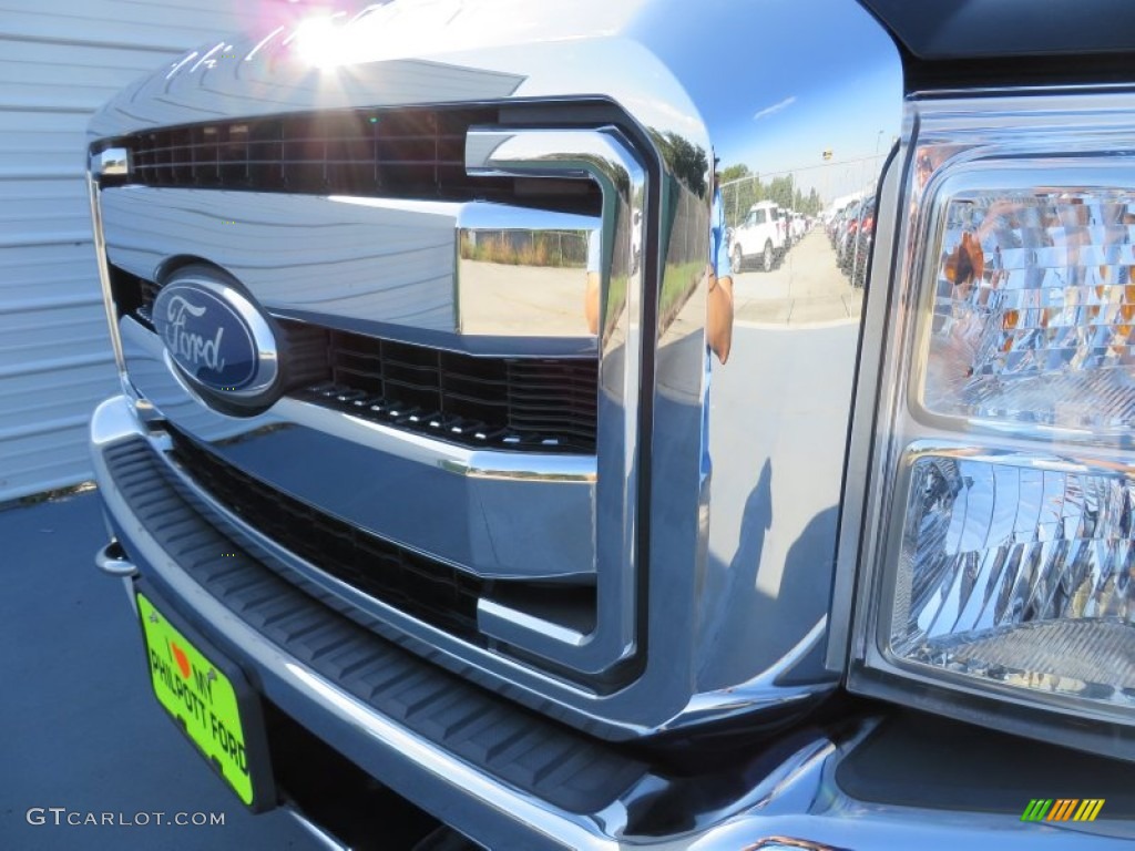 2011 F250 Super Duty Lariat Crew Cab 4x4 - Tuxedo Black Metallic / Black Two Tone Leather photo #13