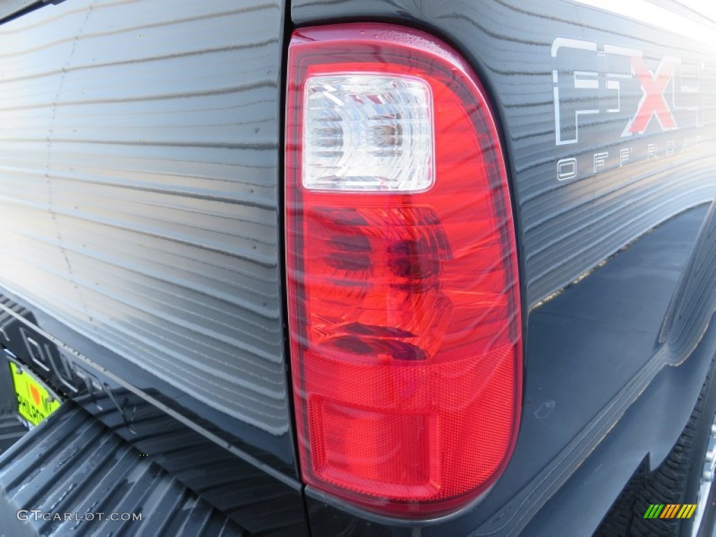 2011 F250 Super Duty Lariat Crew Cab 4x4 - Tuxedo Black Metallic / Black Two Tone Leather photo #22