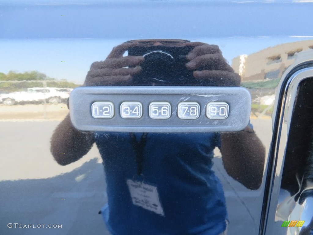 2011 F250 Super Duty Lariat Crew Cab 4x4 - Tuxedo Black Metallic / Black Two Tone Leather photo #25