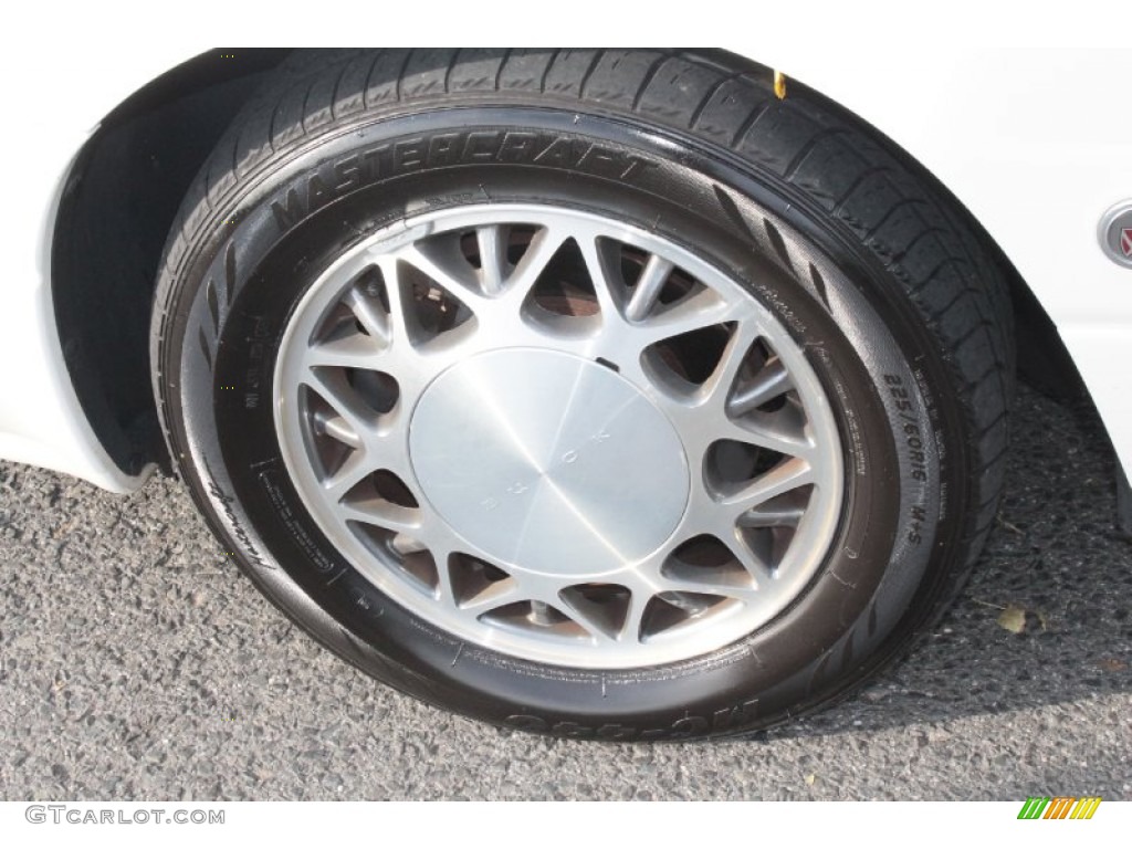 2004 LeSabre Custom - White / Medium Gray photo #18