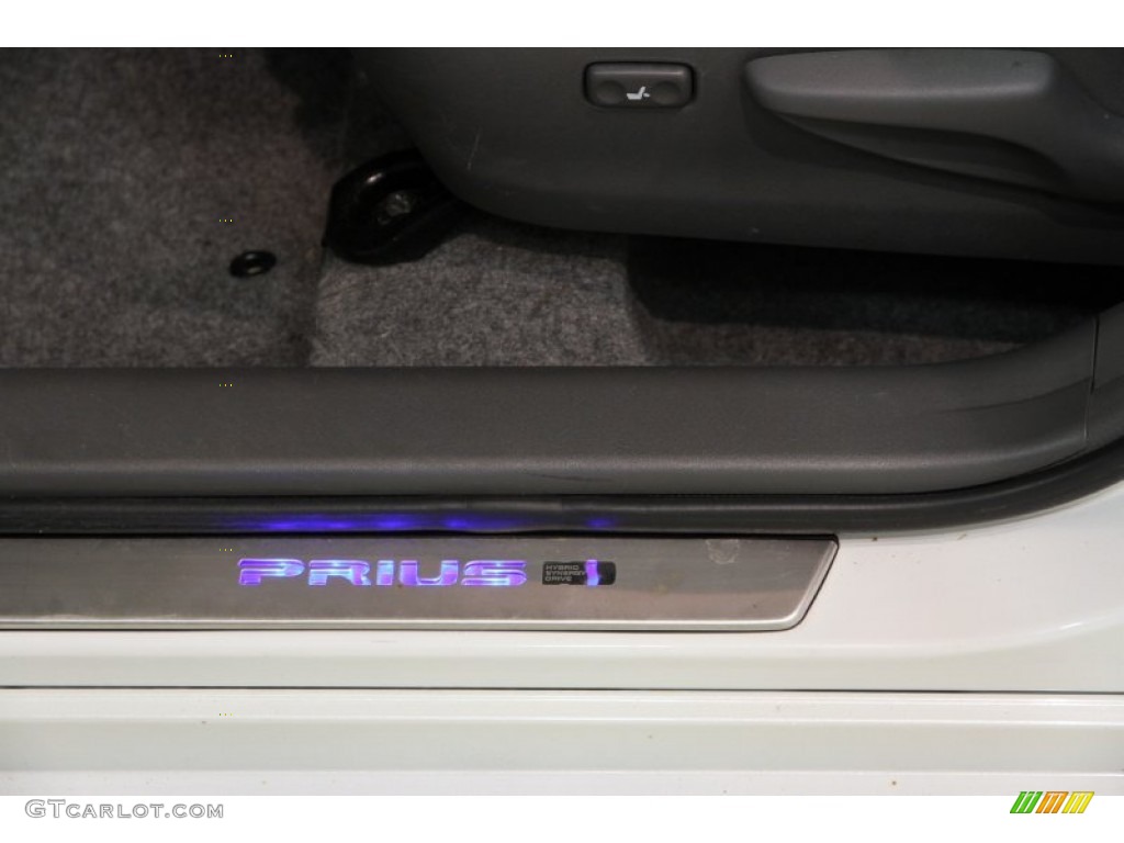2010 Prius Hybrid IV - Blizzard White Pearl / Dark Gray photo #6