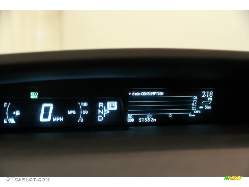 2010 Prius Hybrid IV - Blizzard White Pearl / Dark Gray photo #9