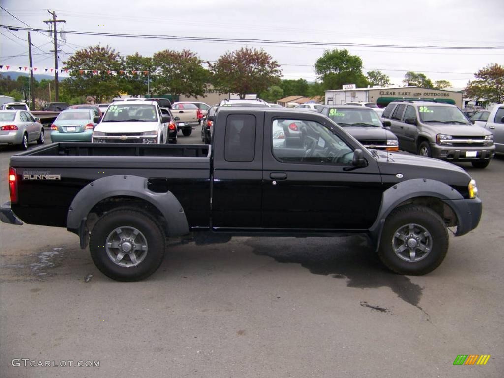 2002 Frontier XE King Cab Desert Runner - Super Black / Charcoal photo #6