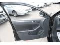 Black - Jetta SE Sedan Photo No. 19