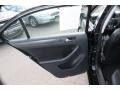 Black - Jetta SE Sedan Photo No. 20