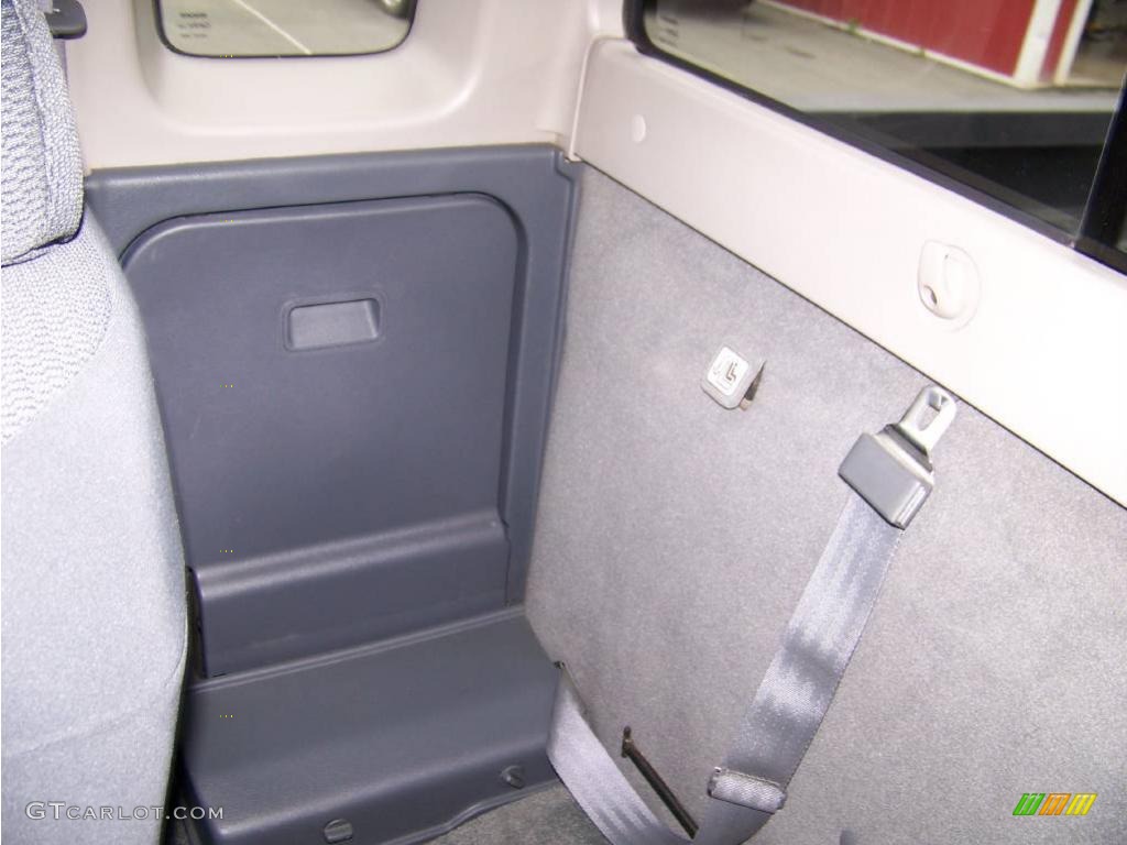 2002 Frontier XE King Cab Desert Runner - Super Black / Charcoal photo #19