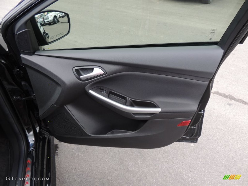 2013 Focus ST Hatchback - Tuxedo Black / ST Charcoal Black Full-Leather Recaro Seats photo #7