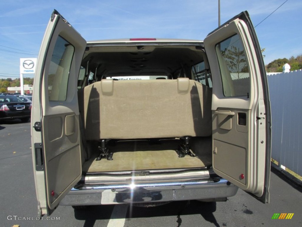 2011 E Series Van E350 XLT Passenger - Pueblo Gold Metallic / Medium Pebble photo #16