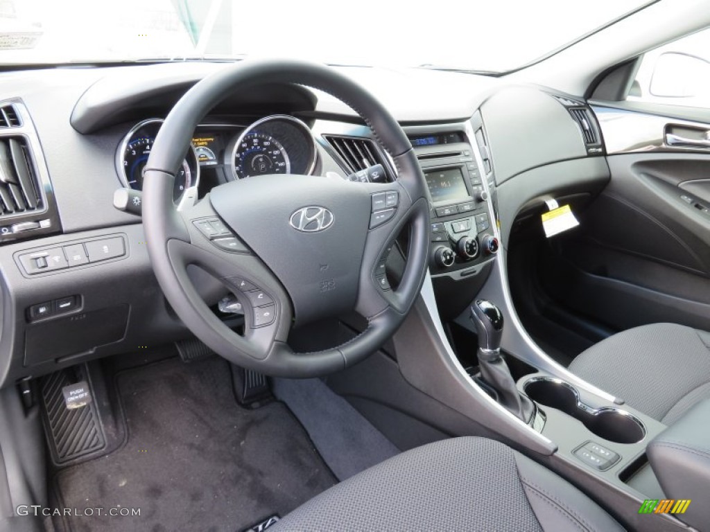 Black Interior 2014 Hyundai Sonata SE Photo #87340171