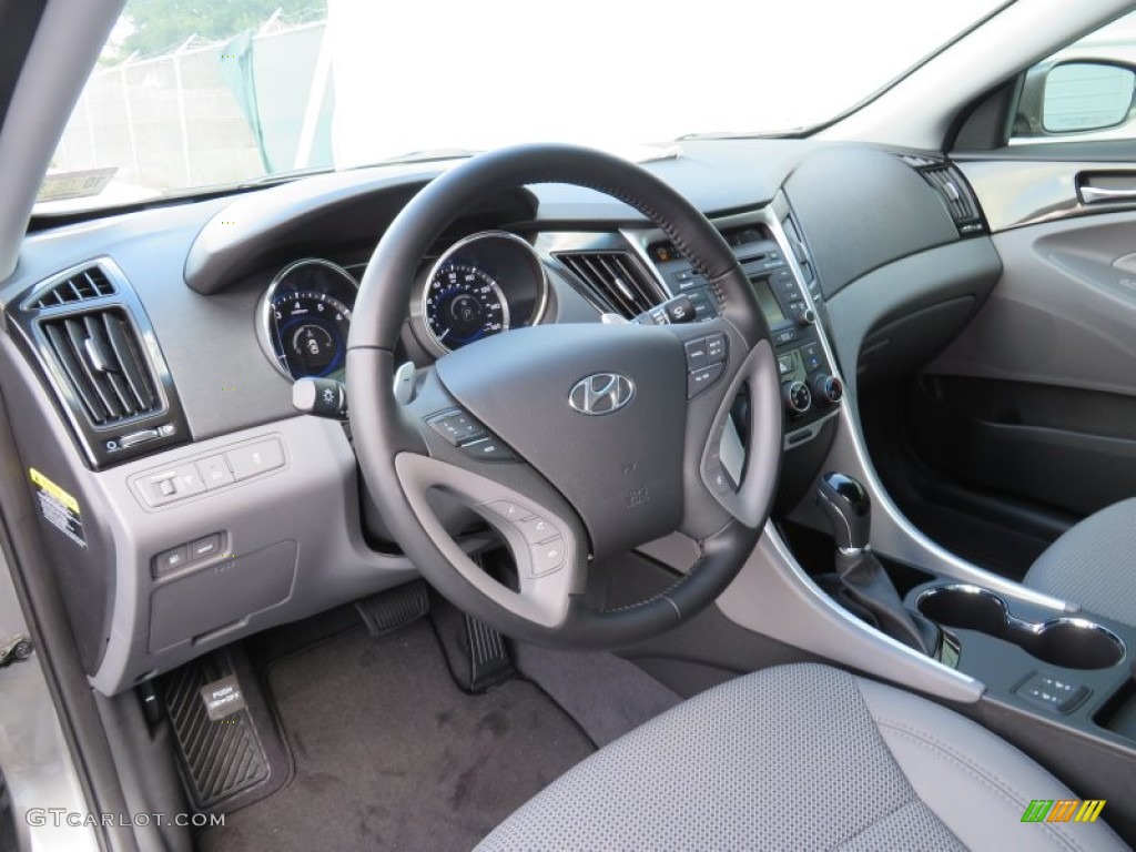 Gray Interior 2014 Hyundai Sonata Limited Photo #87340531