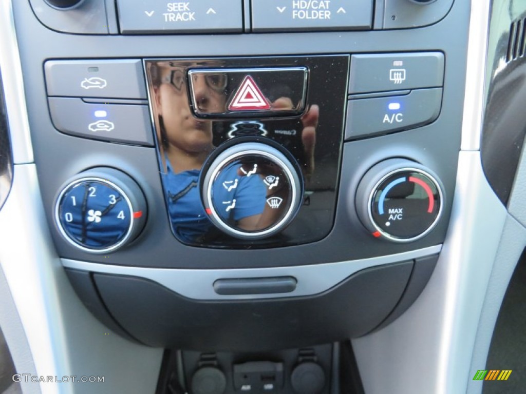 2014 Hyundai Sonata Limited Controls Photo #87340546