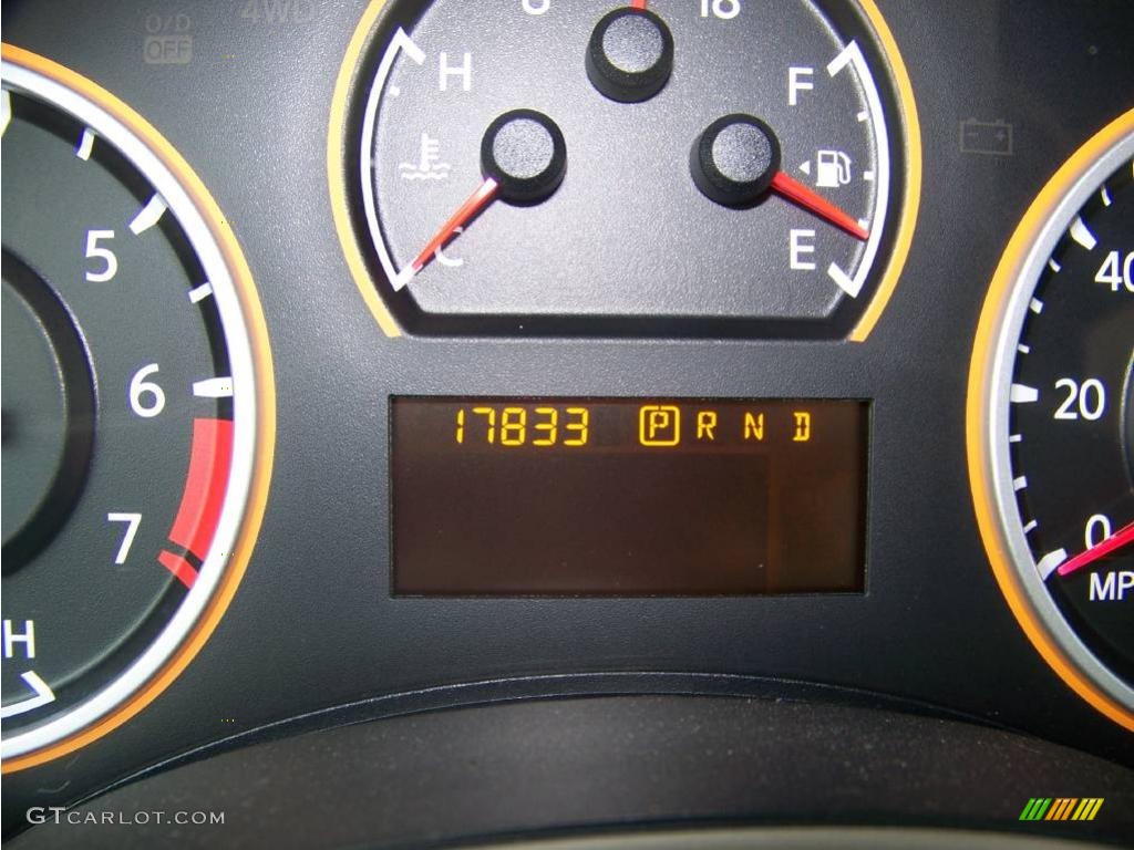 2008 Titan SE Crew Cab - Red Alert / Almond photo #14