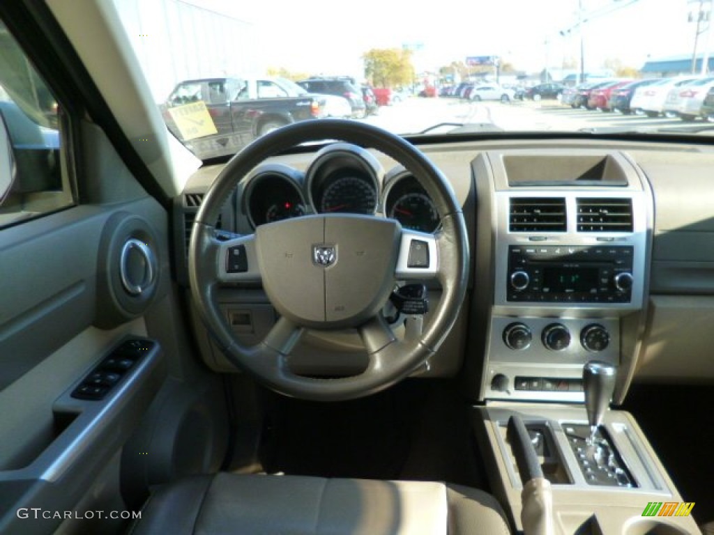 2007 Nitro SLT 4x4 - Light Khaki Metallic / Dark Khaki/Medium Khaki photo #14