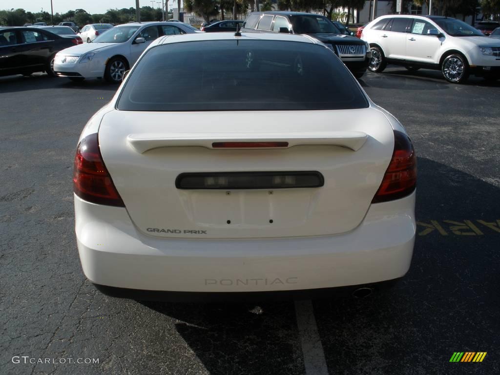 2006 Grand Prix Sedan - Ivory White / Sand photo #4