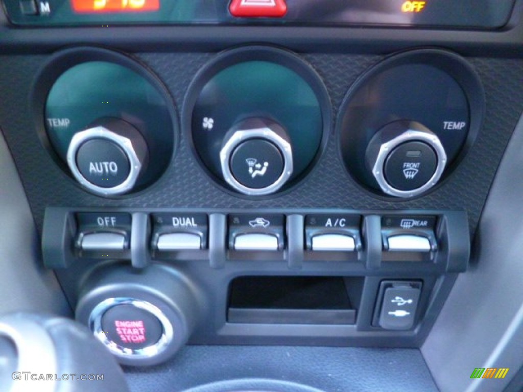 2014 Subaru BRZ Limited Controls Photo #87350815