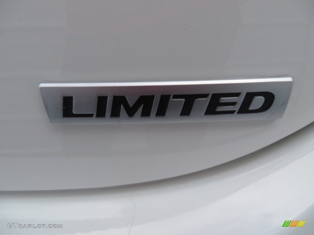 2013 Elantra Limited - Shimmering White / Beige photo #15