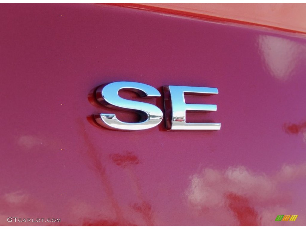 2011 Fusion SE - Red Candy Metallic / Charcoal Black photo #9