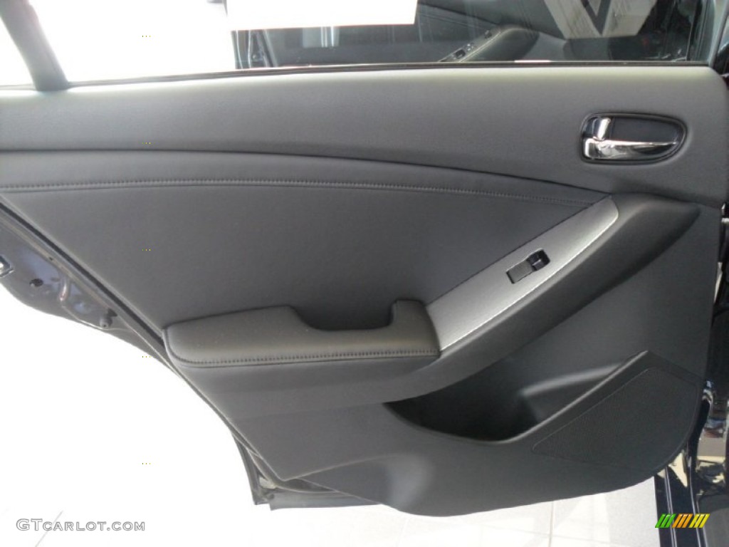 2011 Altima 2.5 S - Super Black / Charcoal photo #28