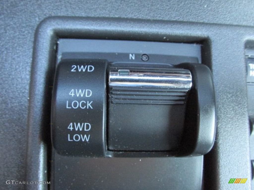 2010 Liberty Sport 4x4 - Inferno Red Crystal Pearl / Dark Slate Gray photo #13