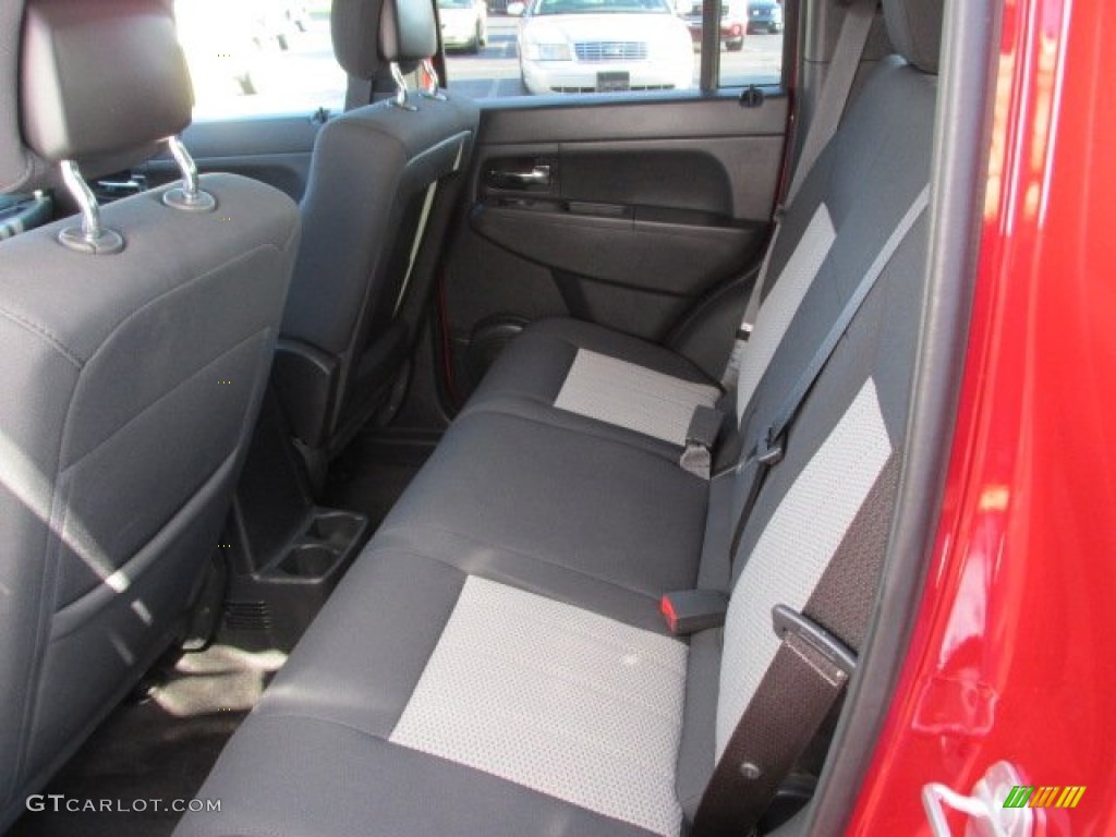 2010 Liberty Sport 4x4 - Inferno Red Crystal Pearl / Dark Slate Gray photo #21