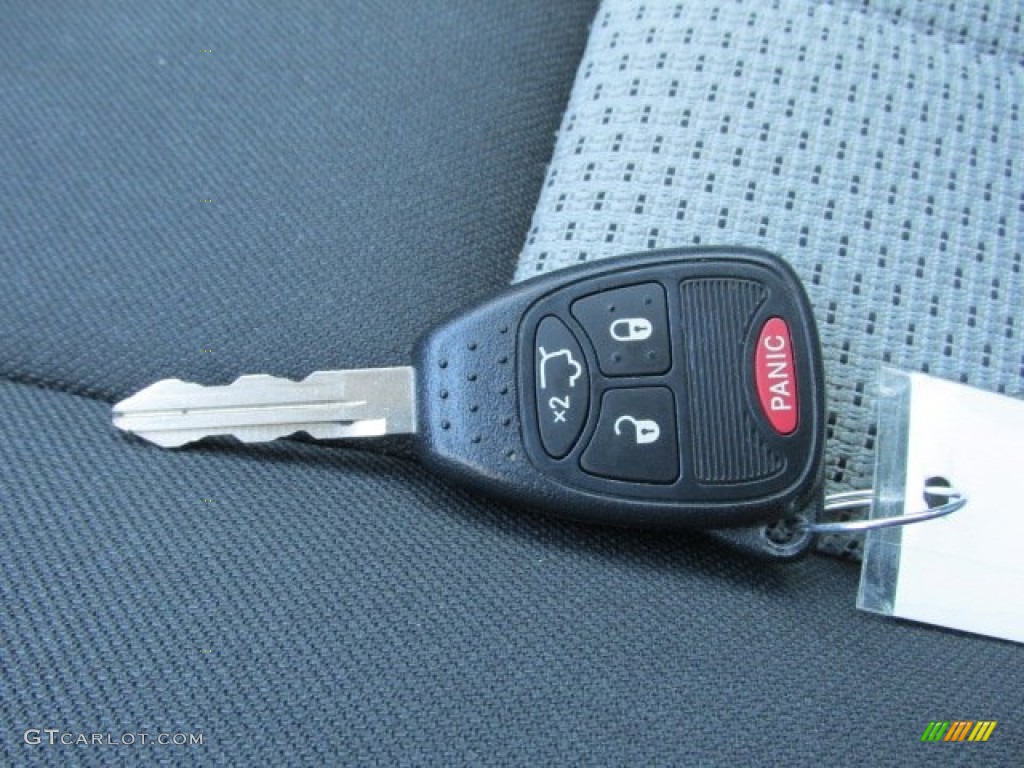 2010 Liberty Sport 4x4 - Inferno Red Crystal Pearl / Dark Slate Gray photo #23