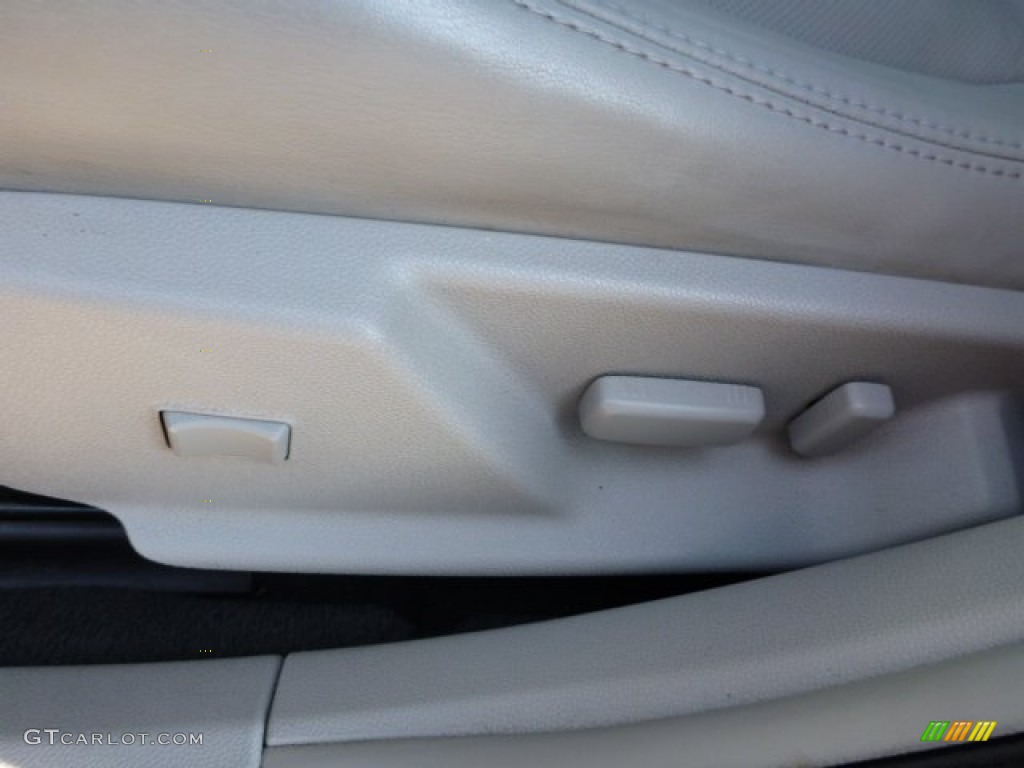 2009 CTS 4 AWD Sedan - Radiant Silver / Light Titanium/Ebony photo #15