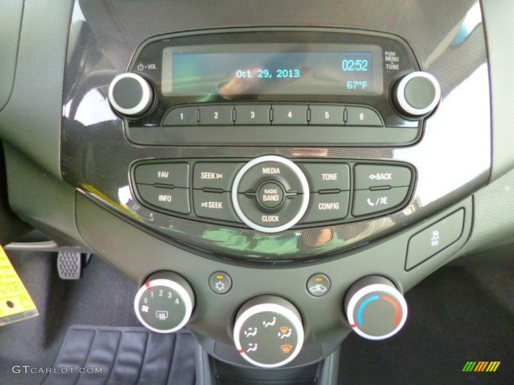 2014 Chevrolet Spark LS Controls Photo #87361465