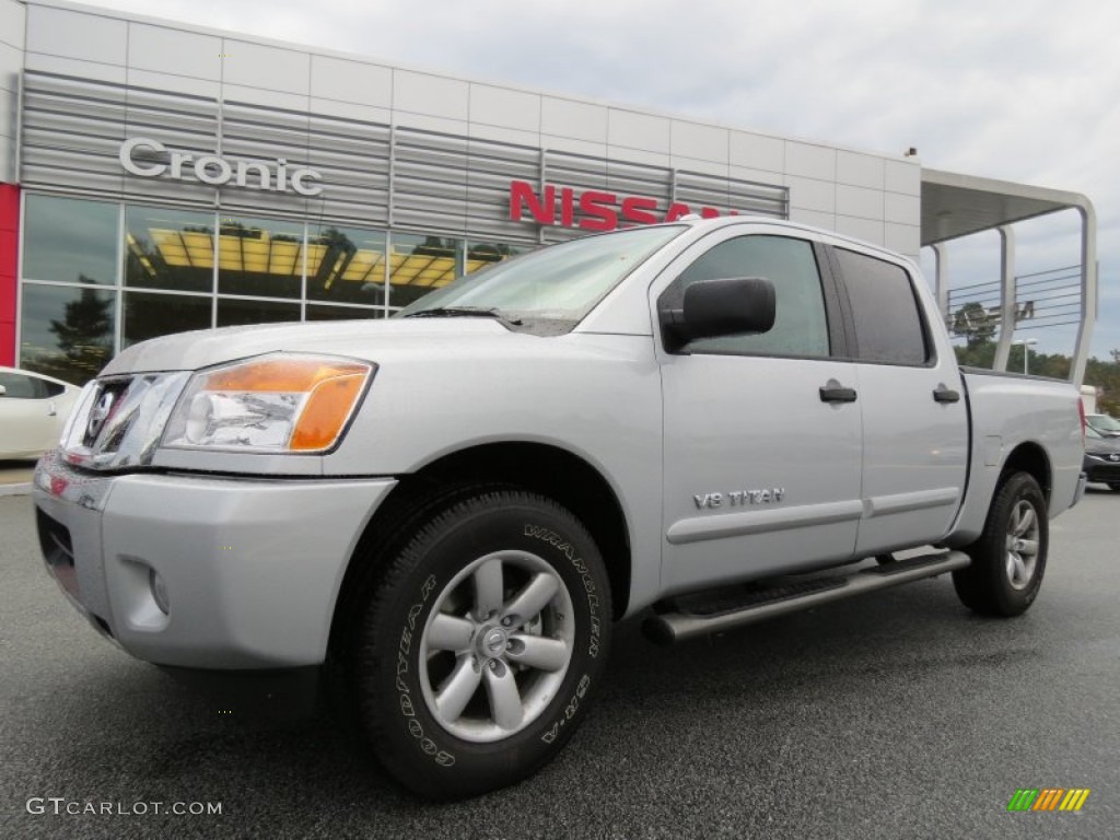 2014 Titan SV Crew Cab - Brilliant Silver / Charcoal photo #1