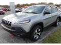Front 3/4 View of 2014 Cherokee Trailhawk 4x4