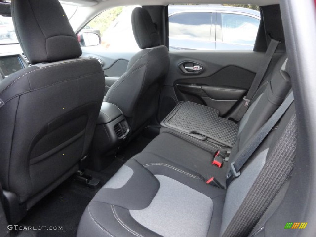 2014 Jeep Cherokee Latitude 4x4 Rear Seat Photo #87364792