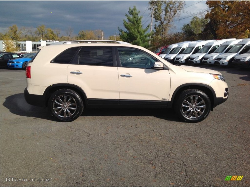 2011 Sorento EX V6 AWD - White Sand Beige / Black photo #9