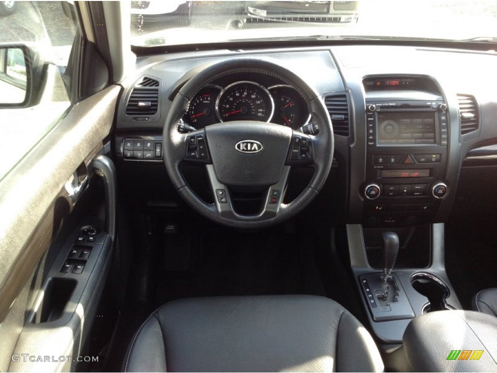 2011 Sorento EX V6 AWD - White Sand Beige / Black photo #12