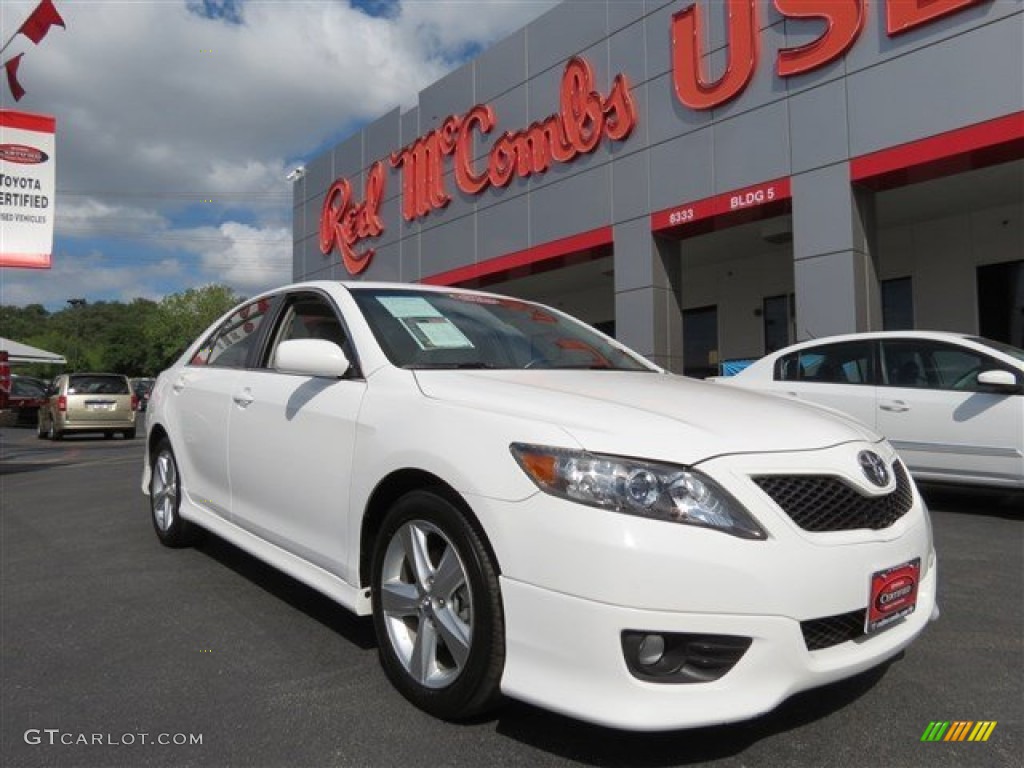 2011 Camry SE V6 - Super White / Ash photo #1