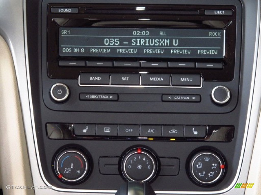 2014 Volkswagen Passat 1.8T Wolfsburg Edition Audio System Photos