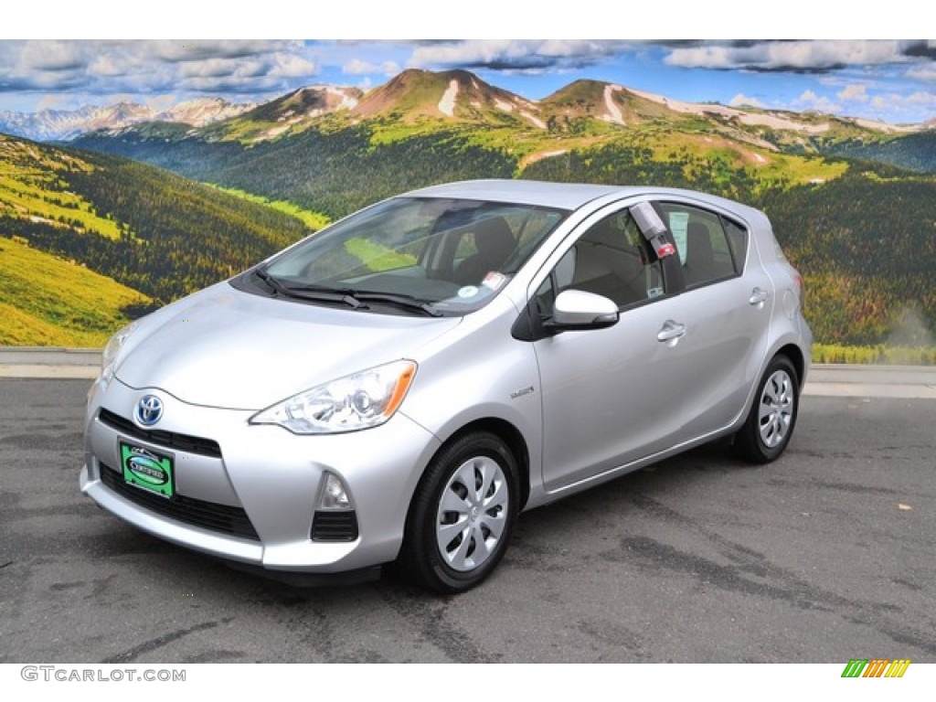 2012 Prius c Hybrid Two - Classic Silver Metallic / Light Blue Gray/Black photo #5