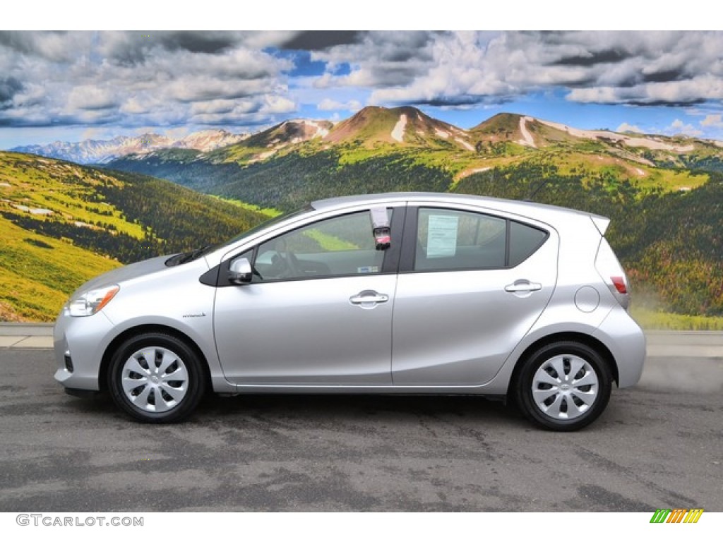 2012 Prius c Hybrid Two - Classic Silver Metallic / Light Blue Gray/Black photo #6