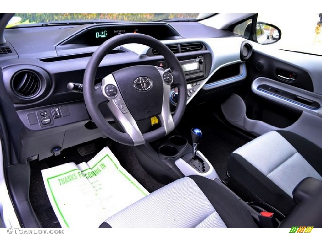 2012 Prius c Hybrid Two - Classic Silver Metallic / Light Blue Gray/Black photo #9