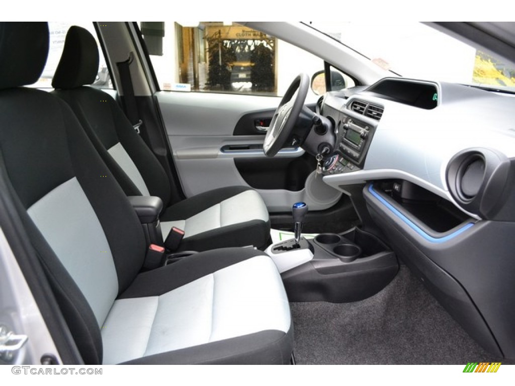 2012 Prius c Hybrid Two - Classic Silver Metallic / Light Blue Gray/Black photo #15