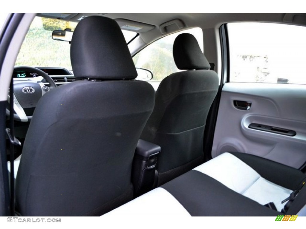 2012 Prius c Hybrid Two - Classic Silver Metallic / Light Blue Gray/Black photo #17