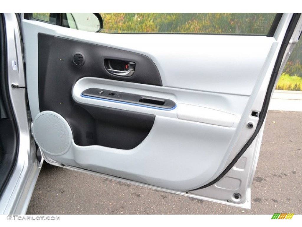 2012 Prius c Hybrid Two - Classic Silver Metallic / Light Blue Gray/Black photo #22
