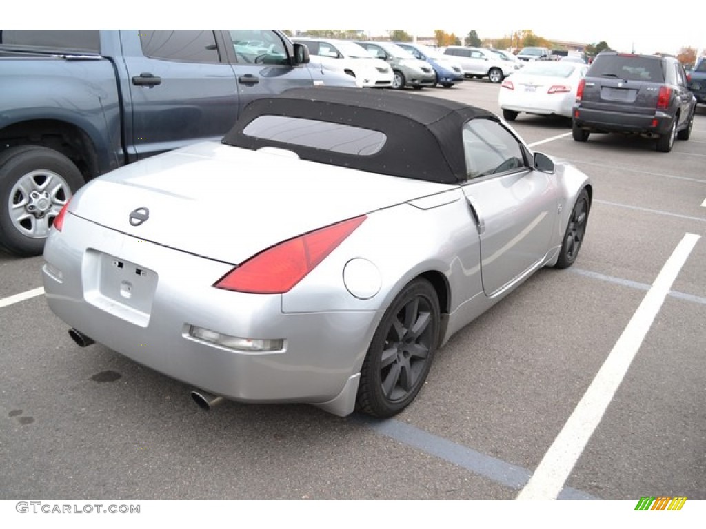 2004 350Z Roadster - Chrome Silver Metallic / Carbon Black photo #2