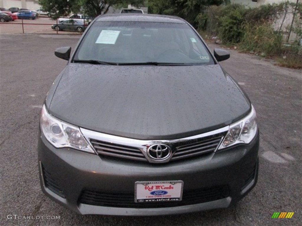 2012 Camry L - Cypress Green Pearl / Ash photo #2