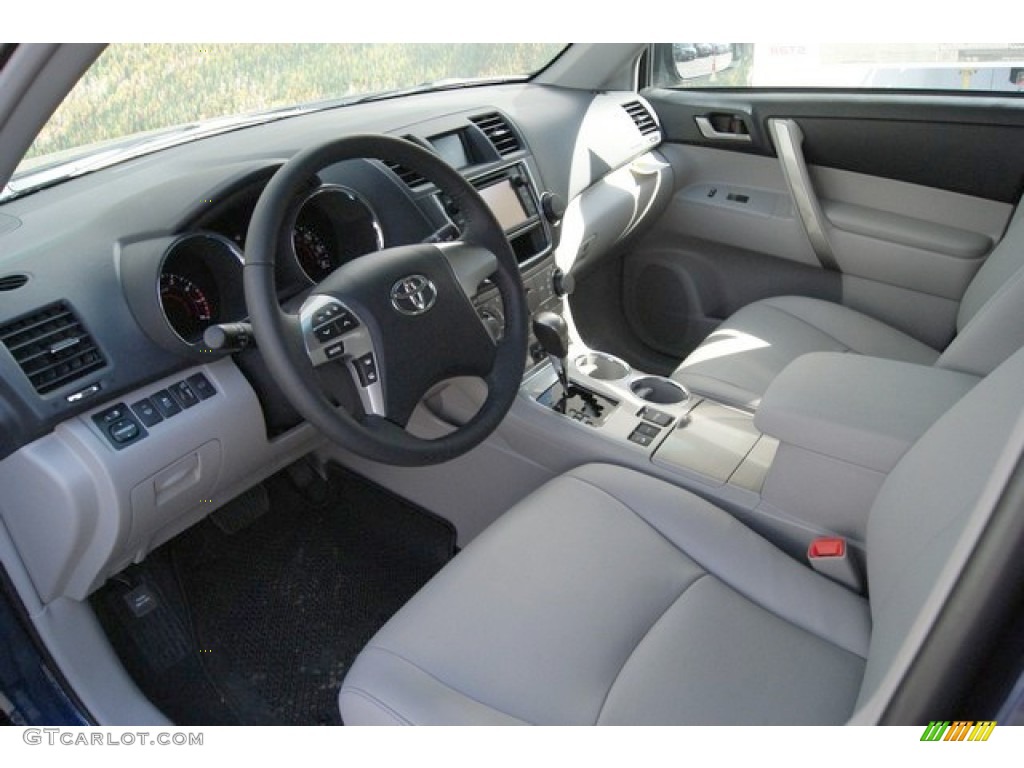 2013 Highlander SE 4WD - Nautical Blue Metallic / Ash photo #5