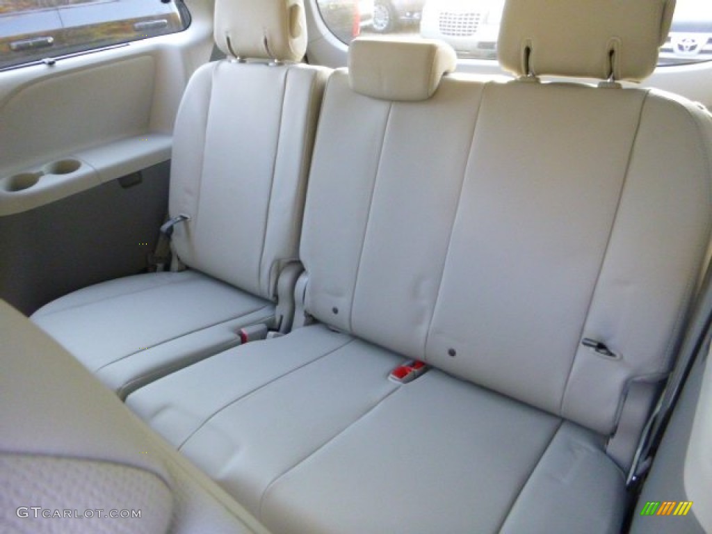 2014 Toyota Sienna XLE Rear Seat Photo #87378097