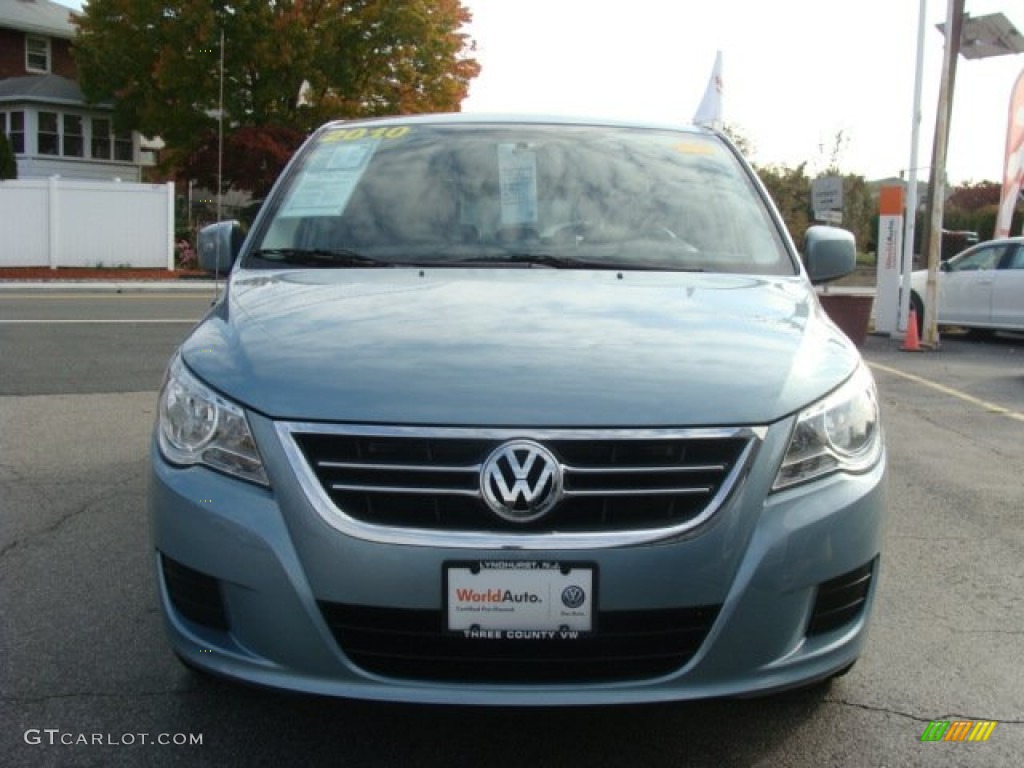 2010 Routan SE - Antigua Blue Metallic / Aero Gray photo #2