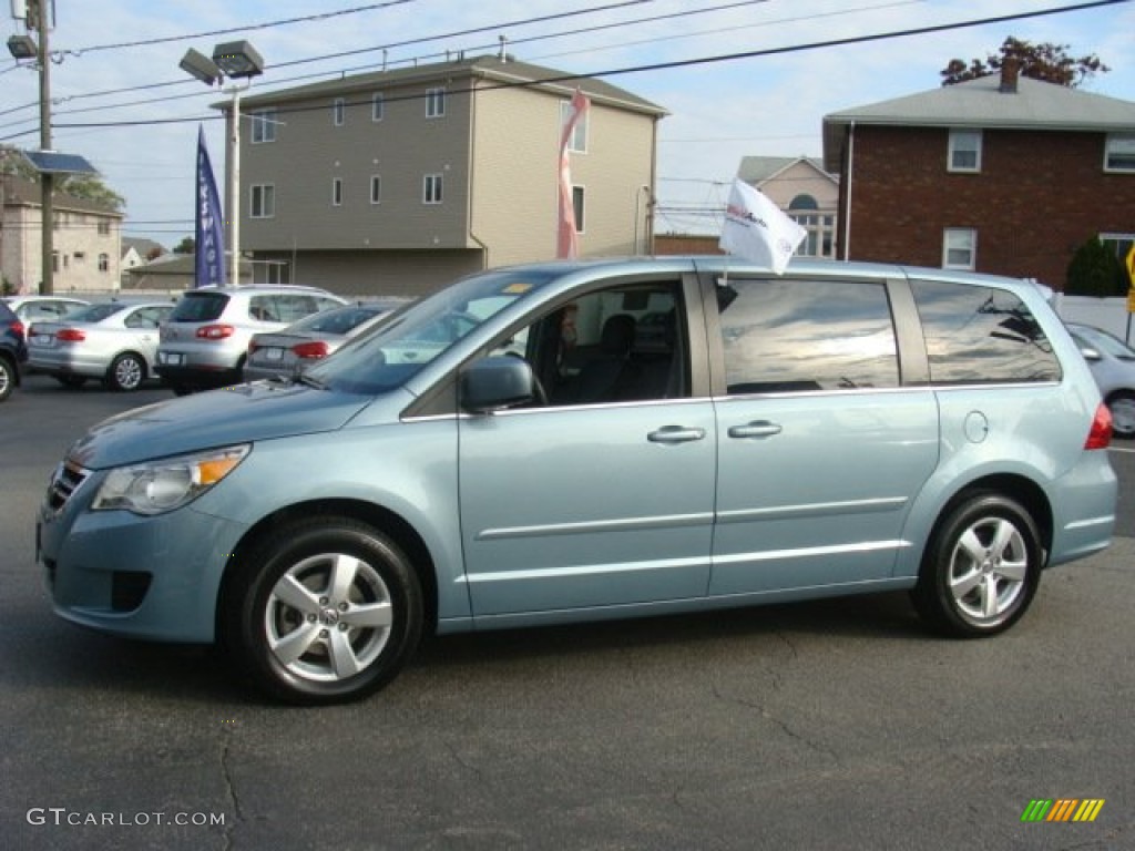 2010 Routan SE - Antigua Blue Metallic / Aero Gray photo #3