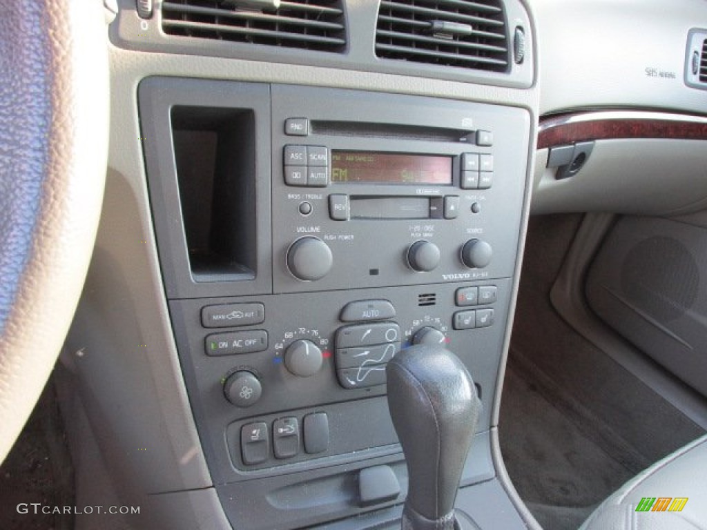 2002 S60 2.4T AWD - Platinum Green Metallic / Taupe/Light Taupe photo #14