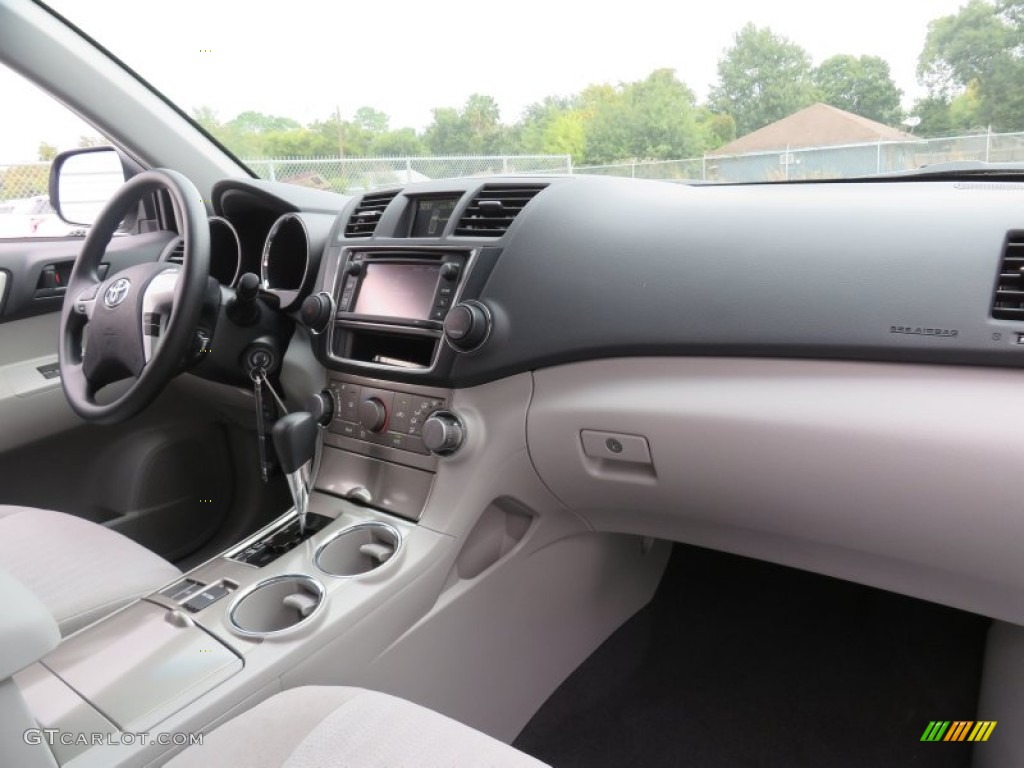 2013 Highlander V6 - Classic Silver Metallic / Ash photo #15